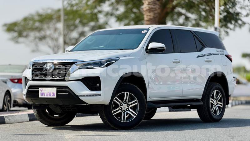 Big with watermark toyota fortuner clarendon import dubai 5561