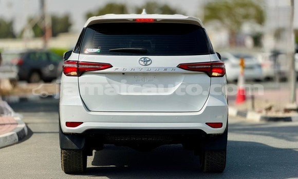 Buy Used Toyota Fortuner White Car in Import - Dubai in Clarendon Buy Used Toyota Fortuner White Car in Import - Dubai in Clarendon