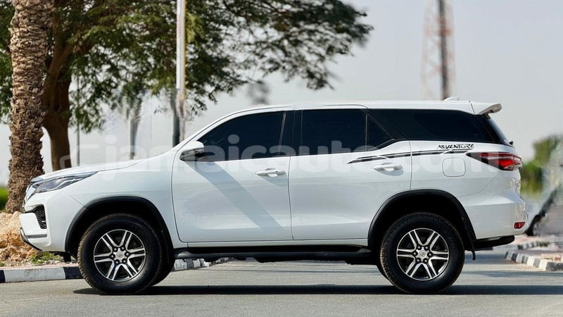 Big with watermark toyota fortuner clarendon import dubai 5561