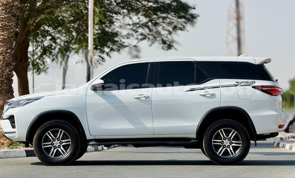 Buy Used Toyota Fortuner White Car in Import - Dubai in Clarendon Buy Used Toyota Fortuner White Car in Import - Dubai in Clarendon
