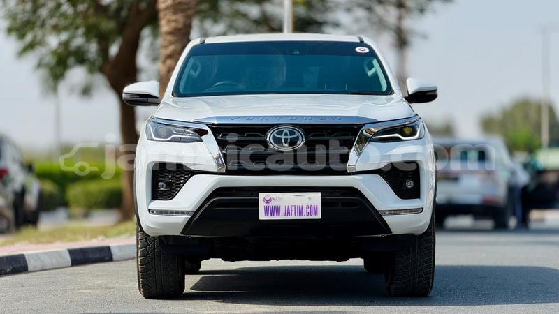 Big with watermark toyota fortuner clarendon import dubai 5561