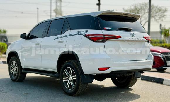 Buy Used Toyota Fortuner White Car in Import - Dubai in Clarendon Buy Used Toyota Fortuner White Car in Import - Dubai in Clarendon