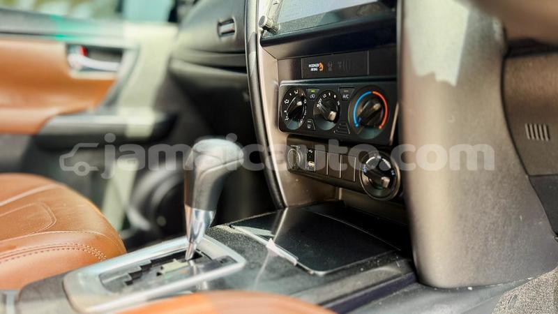 Big with watermark toyota fortuner clarendon import dubai 5561