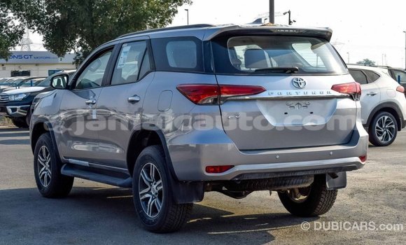 Acheter Import Voiture Toyota Fortuner Autre à Import - Dubai, Clarendon Acheter Import Voiture Toyota Fortuner Autre à Import - Dubai, Clarendon