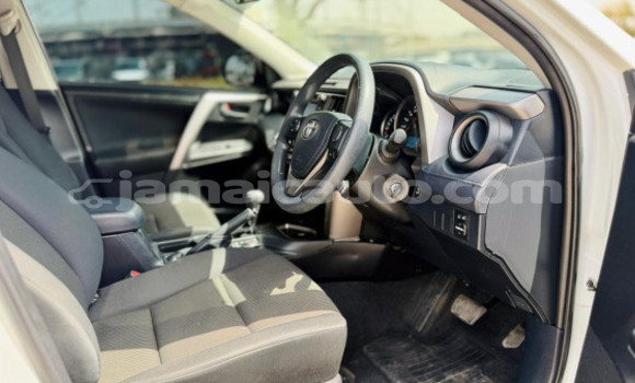 Buy Used Toyota RAV4 White Car in Import - Dubai in Clarendon Buy Used Toyota RAV4 White Car in Import - Dubai in Clarendon