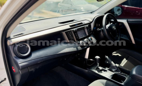Buy Used Toyota RAV4 White Car in Import - Dubai in Clarendon Buy Used Toyota RAV4 White Car in Import - Dubai in Clarendon