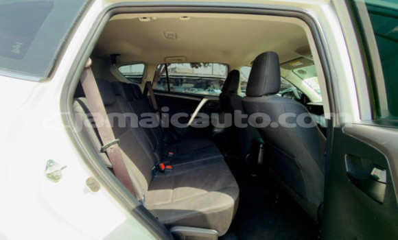 Buy Used Toyota RAV4 White Car in Import - Dubai in Clarendon Buy Used Toyota RAV4 White Car in Import - Dubai in Clarendon