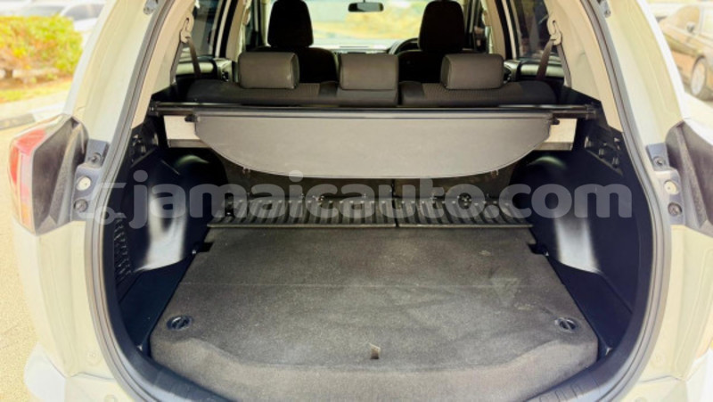 Big with watermark toyota rav4 clarendon import dubai 5563