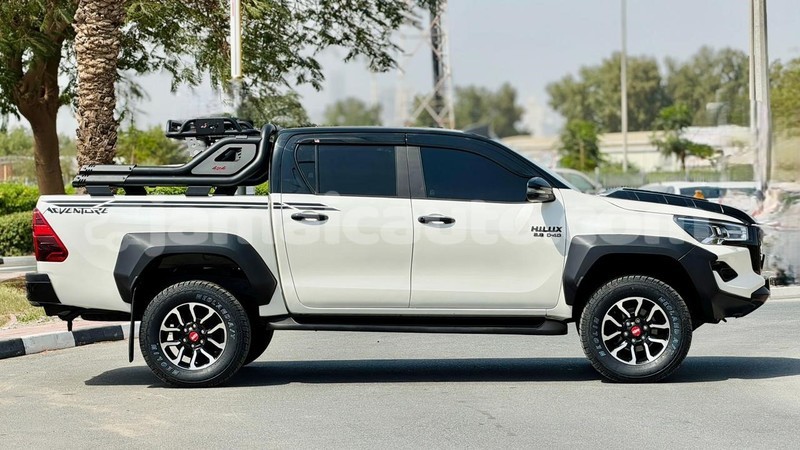 Big with watermark toyota hilux clarendon import dubai 5565