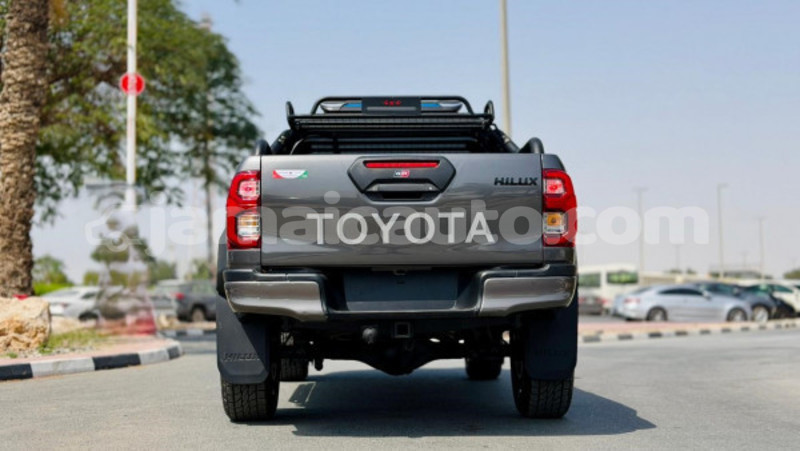 Big with watermark toyota hilux clarendon import dubai 5566