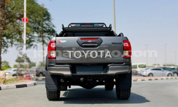 Buy Used Toyota Hilux Silver Car in Import - Dubai in Clarendon Buy Used Toyota Hilux Silver Car in Import - Dubai in Clarendon