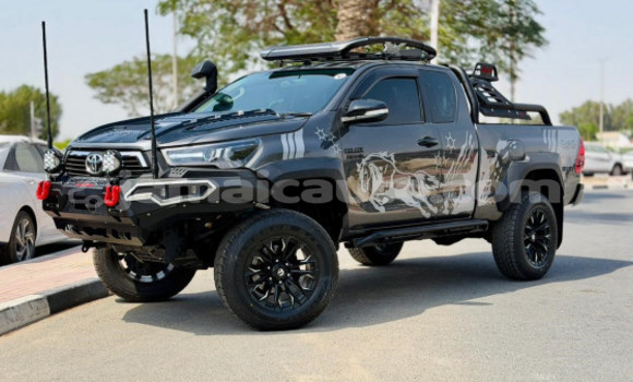 Buy Used Toyota Hilux Silver Car in Import - Dubai in Clarendon Buy Used Toyota Hilux Silver Car in Import - Dubai in Clarendon