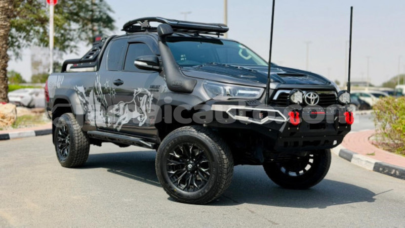 Big with watermark toyota hilux clarendon import dubai 5566