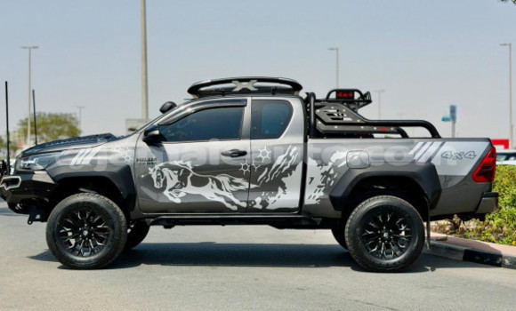 Buy Used Toyota Hilux Silver Car in Import - Dubai in Clarendon Buy Used Toyota Hilux Silver Car in Import - Dubai in Clarendon