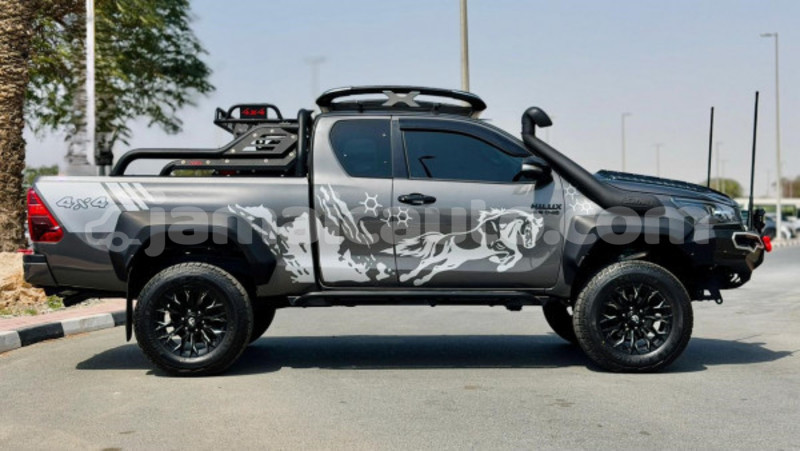 Big with watermark toyota hilux clarendon import dubai 5566