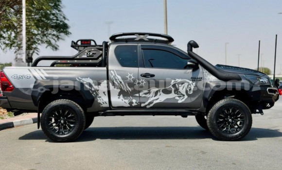 Buy Used Toyota Hilux Silver Car in Import - Dubai in Clarendon Buy Used Toyota Hilux Silver Car in Import - Dubai in Clarendon