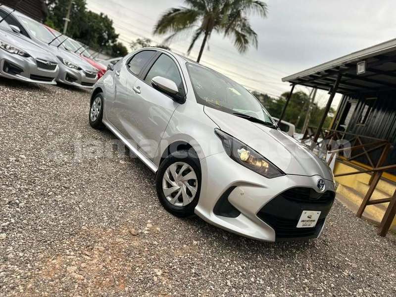 Big with watermark toyota yaris clarendon import dubai 5568