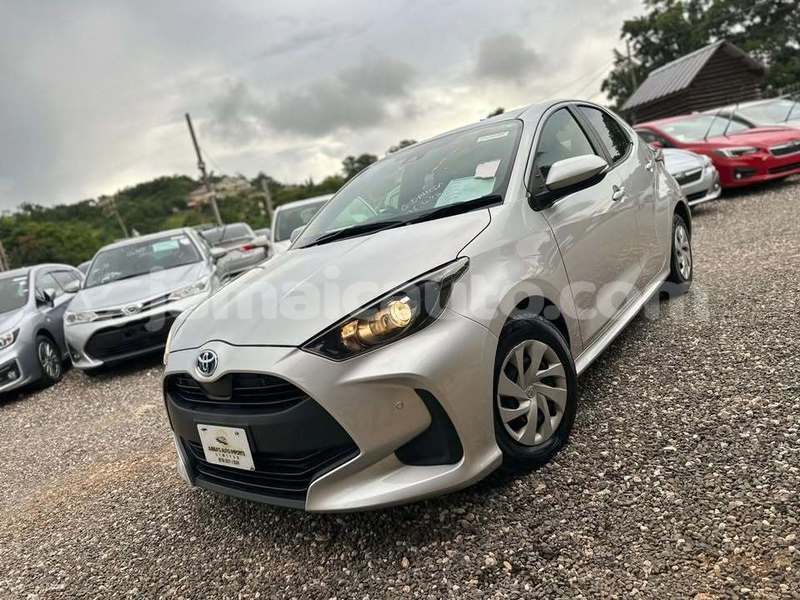 Big with watermark toyota yaris clarendon import dubai 5568
