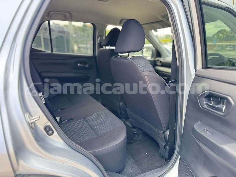 Big with watermark toyota ractis clarendon may pen 5571