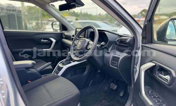 Buy Used Toyota Ractis Other Car in May Pen in Clarendon Buy Used Toyota Ractis Other Car in May Pen in Clarendon