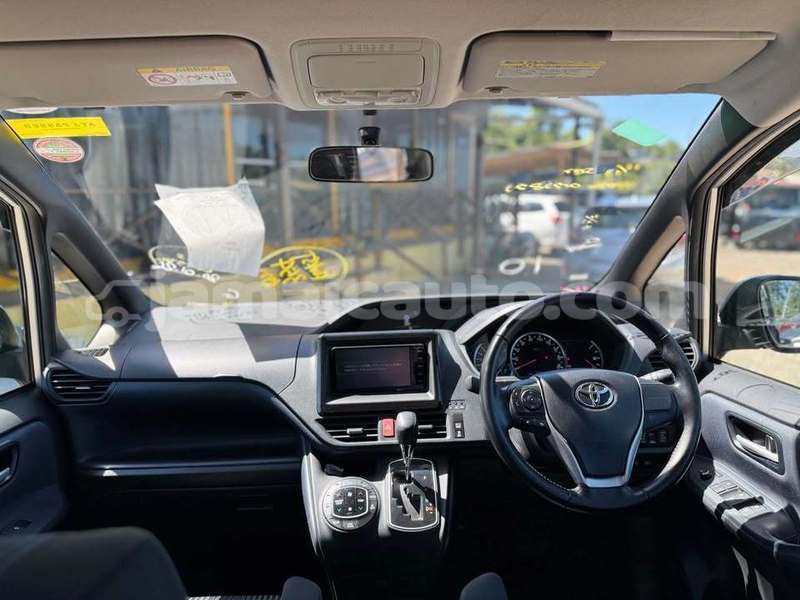 Big with watermark toyota noah trelawney falmouth 5574