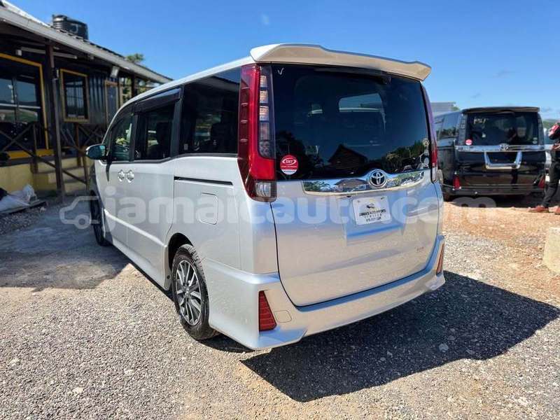Big with watermark toyota noah trelawney falmouth 5574