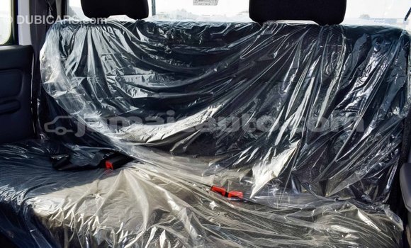 Acheter Import Voiture Nissan NP 300 Blanc à Import - Dubai, Clarendon Acheter Import Voiture Nissan NP 300 Blanc à Import - Dubai, Clarendon