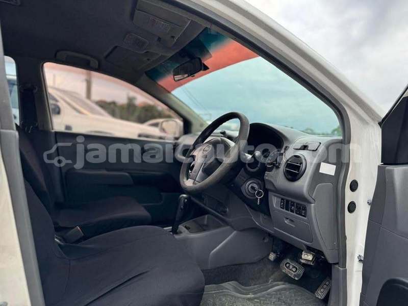 Big with watermark nissan ad clarendon may pen 5575