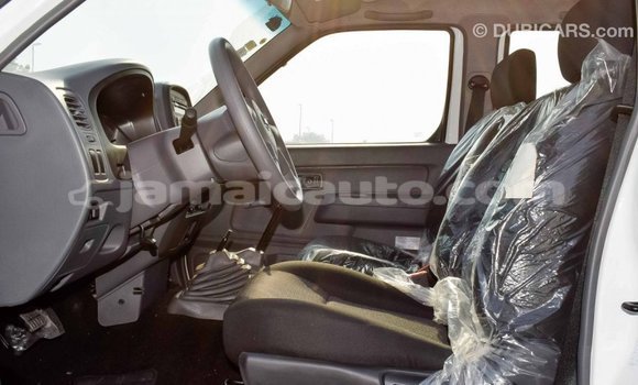 Acheter Import Voiture Nissan NP 300 Blanc à Import - Dubai, Clarendon Acheter Import Voiture Nissan NP 300 Blanc à Import - Dubai, Clarendon