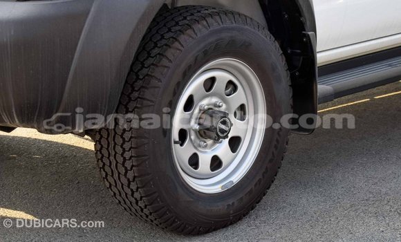 Acheter Import Voiture Nissan NP 300 Blanc à Import - Dubai, Clarendon Acheter Import Voiture Nissan NP 300 Blanc à Import - Dubai, Clarendon