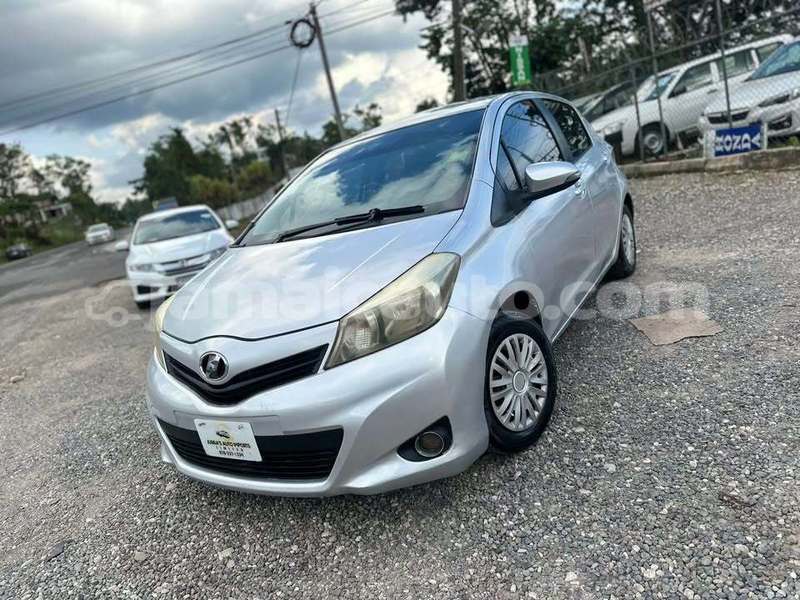 Big with watermark toyota vitz clarendon import dubai 5589