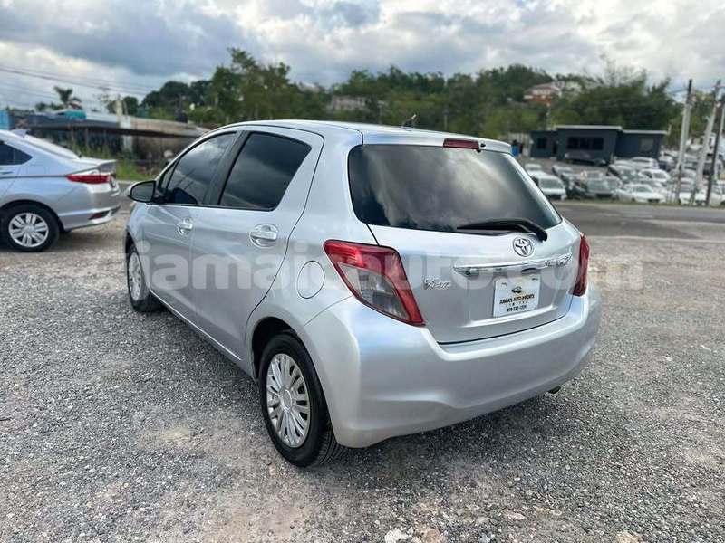 Big with watermark toyota vitz clarendon import dubai 5589