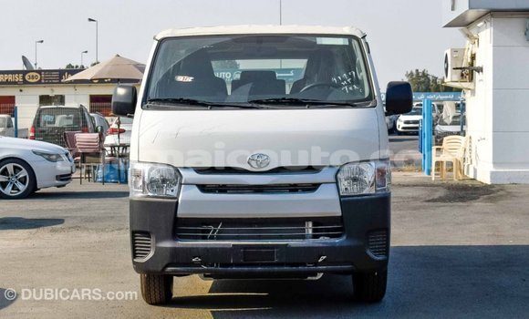 Acheter Import Voiture Toyota Hiace Blanc à Import - Dubai, Clarendon Acheter Import Voiture Toyota Hiace Blanc à Import - Dubai, Clarendon