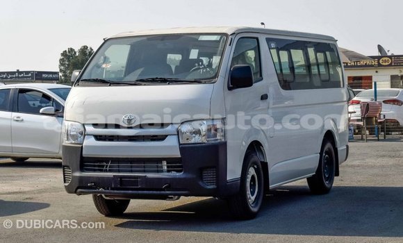 Acheter Import Voiture Toyota Hiace Blanc à Import - Dubai, Clarendon Acheter Import Voiture Toyota Hiace Blanc à Import - Dubai, Clarendon