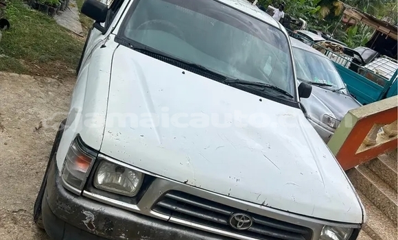 Buy Used Toyota Hilux White Car in Mandeville in Manchester Buy Used Toyota Hilux White Car in Mandeville in Manchester