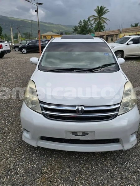 Big with watermark toyota ist manchester mandeville 5599