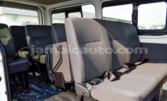 Acheter Import Voiture Toyota Hiace Blanc à Import - Dubai, Clarendon Acheter Import Voiture Toyota Hiace Blanc à Import - Dubai, Clarendon