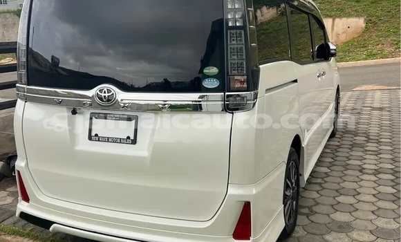 Buy Used Toyota Voxy White Car in Mandeville in Manchester Buy Used Toyota Voxy White Car in Mandeville in Manchester