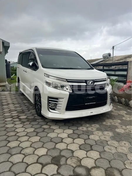 Big with watermark toyota voxy manchester mandeville 5608