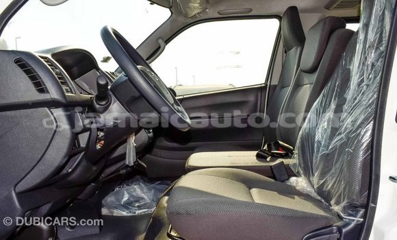 Acheter Import Voiture Toyota Hiace Blanc à Import - Dubai, Clarendon Acheter Import Voiture Toyota Hiace Blanc à Import - Dubai, Clarendon