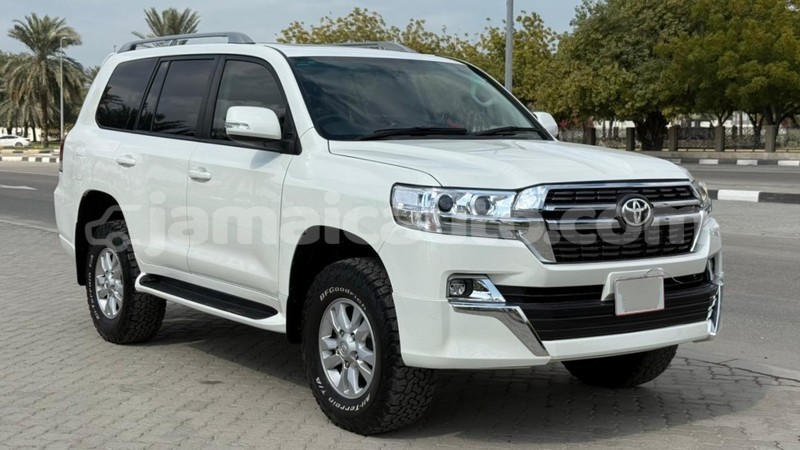 Big with watermark toyota land cruiser clarendon import dubai 5614