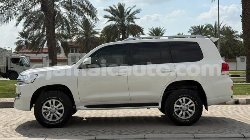 Big with watermark toyota land cruiser clarendon import dubai 5614