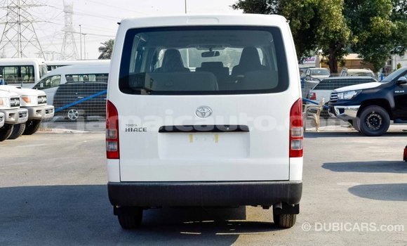 Acheter Import Voiture Toyota Hiace Blanc à Import - Dubai, Clarendon Acheter Import Voiture Toyota Hiace Blanc à Import - Dubai, Clarendon
