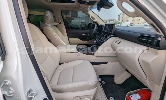 Buy Used Toyota Land Cruiser White Car in Kingston in Kingston Buy Used Toyota Land Cruiser White Car in Kingston in Kingston