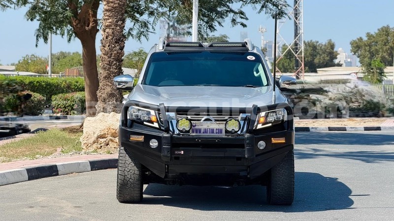 Big with watermark nissan navara clarendon import dubai 5618