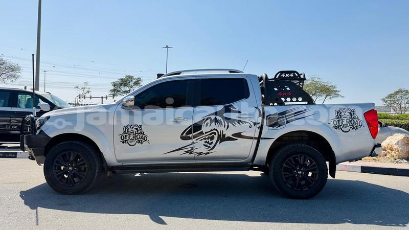 Big with watermark nissan navara clarendon import dubai 5618