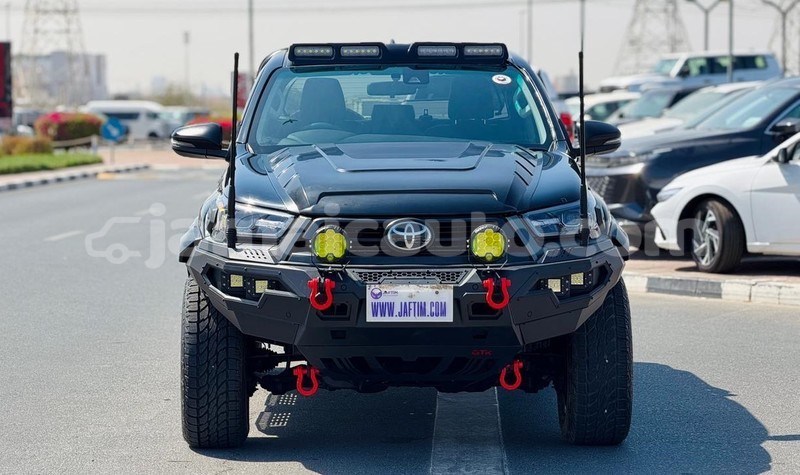 Big with watermark toyota hilux clarendon import dubai 5619
