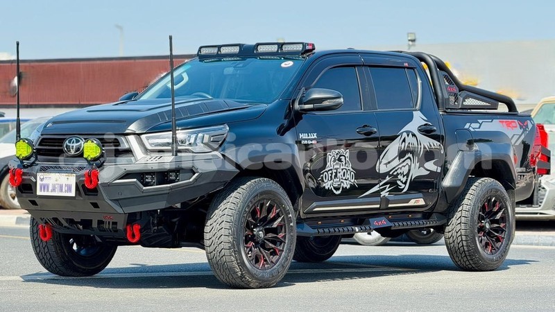 Big with watermark toyota hilux clarendon import dubai 5619