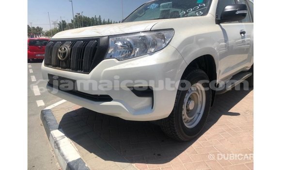 Acheter Import Voiture Toyota Prado Blanc à Import - Dubai, Clarendon Acheter Import Voiture Toyota Prado Blanc à Import - Dubai, Clarendon