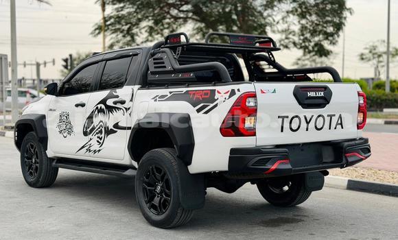 Buy Used Toyota Hilux White Car in Import - Dubai in Clarendon Buy Used Toyota Hilux White Car in Import - Dubai in Clarendon